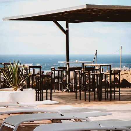 The Tree House Tenerife Hostel *
